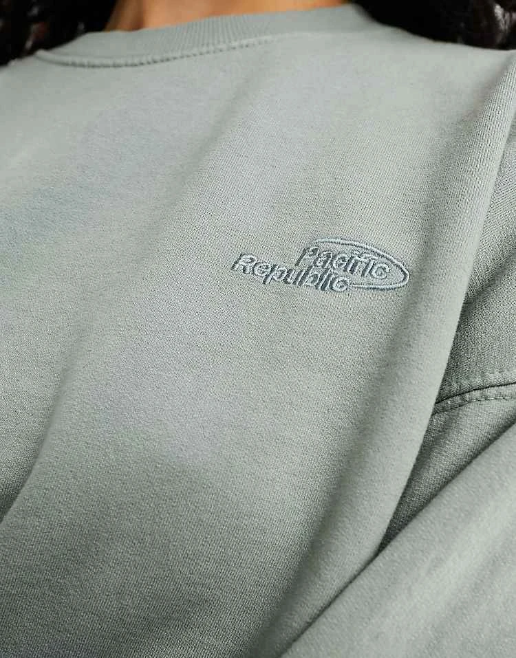 Pull&Bear Graphic Oversized Sweat Co-ord In Washed Green For Women - Image 2