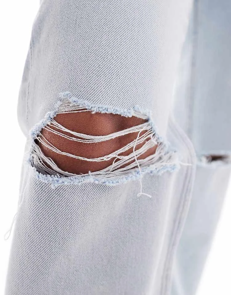 Pull&Bear Mid Rise Straight Leg Jean With Knee Rip In Bleach Blue For Women Light Blue - Image 3