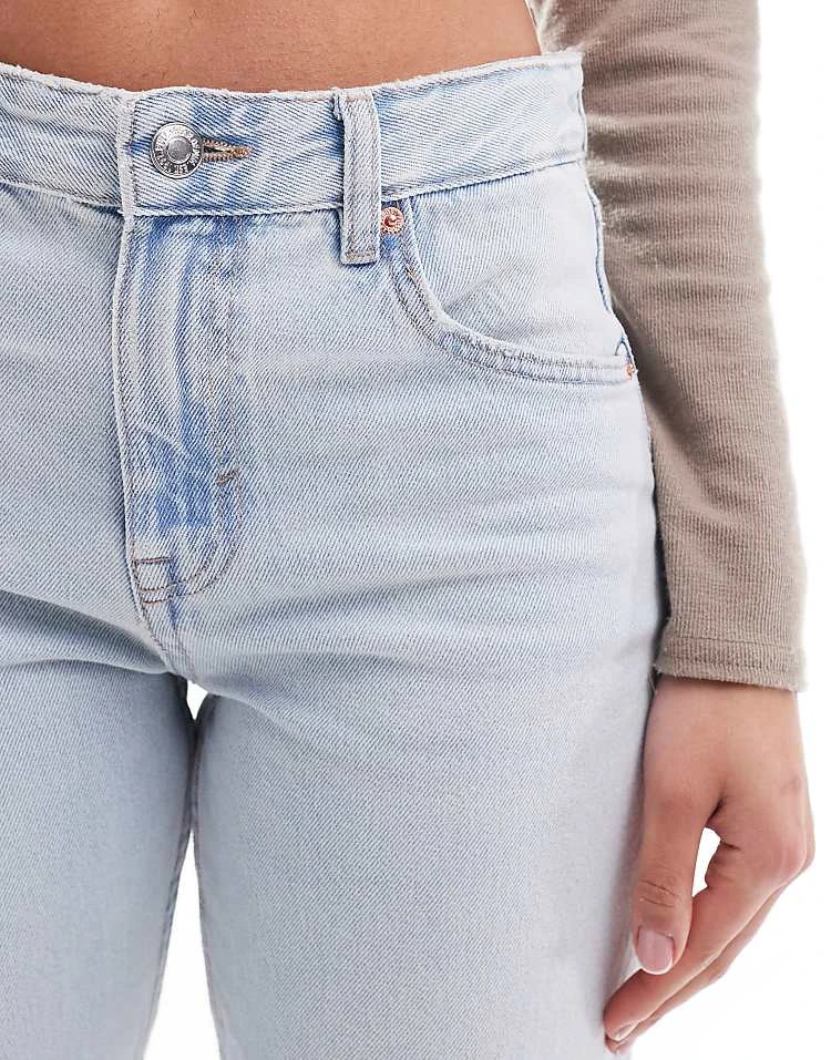 Pull&Bear Mid Rise Straight Leg Jean With Knee Rip In Bleach Blue For Women Light Blue - Image 5