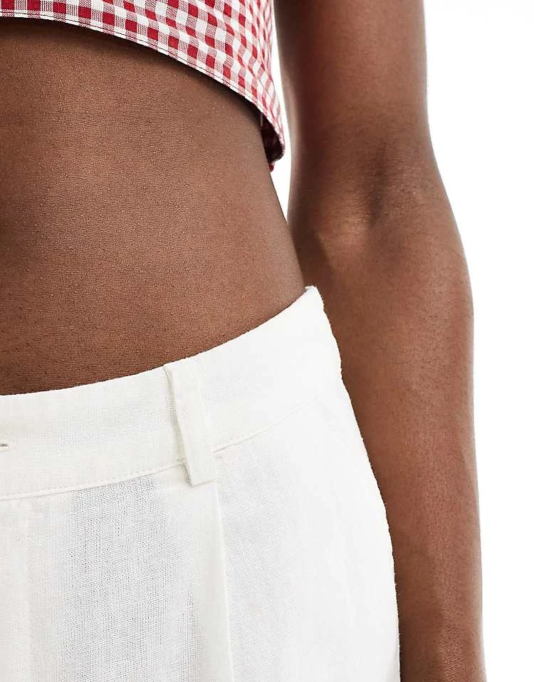 Pull&Bear Linen Look Short In White For Women - Image 3