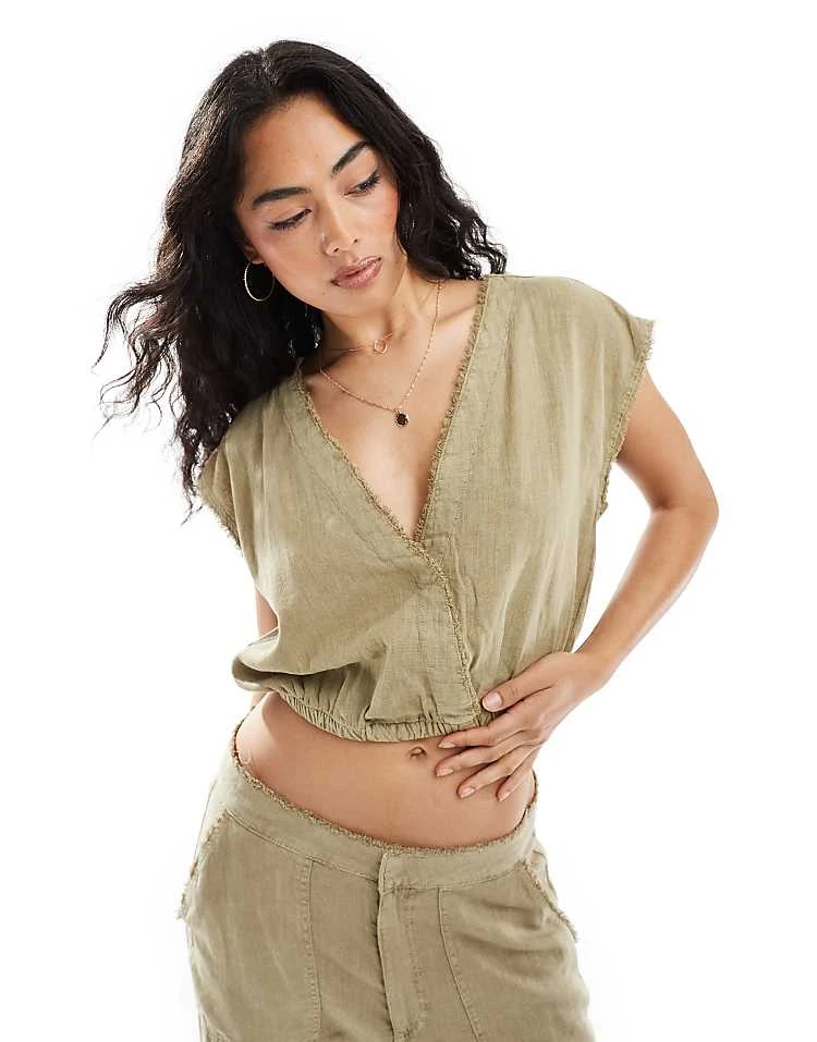 Pull&Bear Cropped Linen Top And Trouser Co-ord In Light Khaki - Image 2
