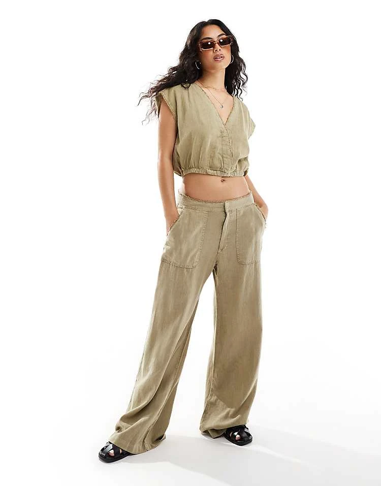 Pull&Bear Cropped Linen Top And Trouser Co-ord In Light Khaki - Image 3