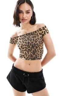 Pull&Bear Bardot Crop Top In Leopard Print For Women Brown