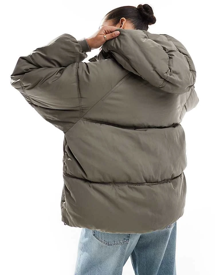 Pull&Bear Padded Puffer Jacket With Hood In Taupe Grey For Women - Image 4