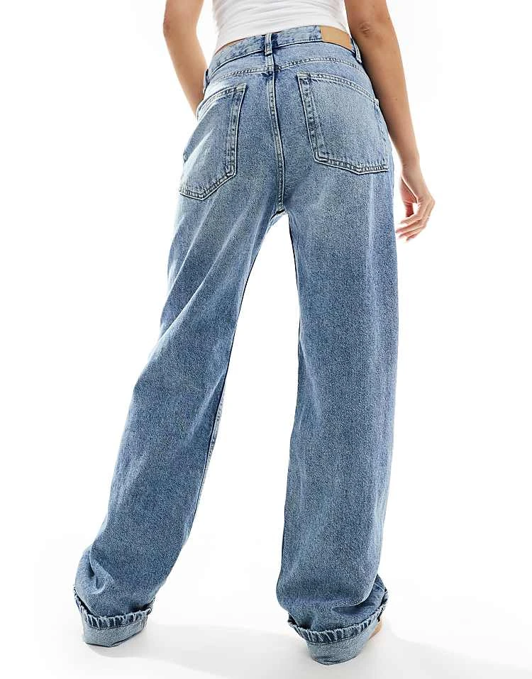 Pull&Bear Wide Leg Turn Up Jeans In Mid Blue For Women - Image 3
