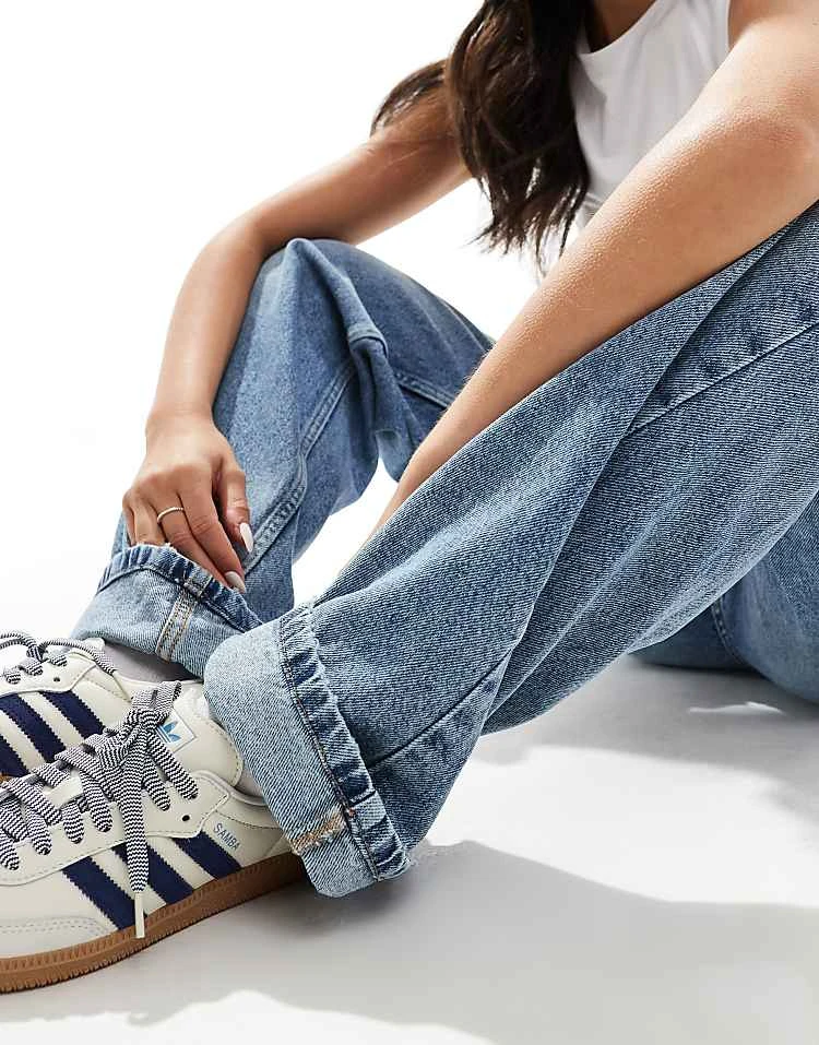 Pull&Bear Wide Leg Turn Up Jeans In Mid Blue For Women - Image 5