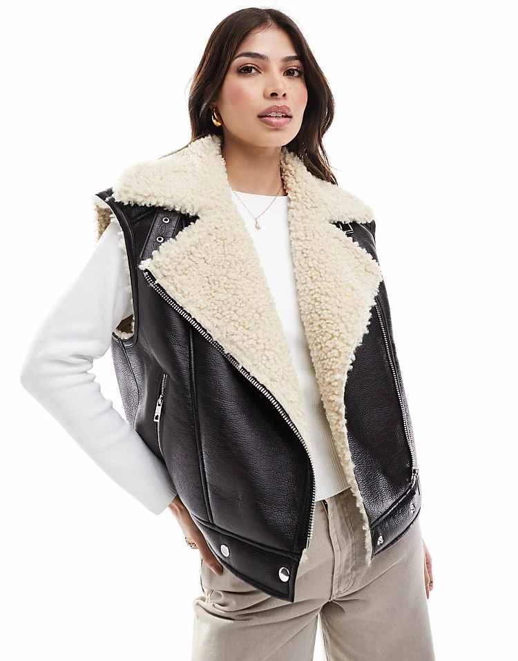 Pull&Bear Faux Shearling Trim Gilet In Dark Brown For Women - Image 2