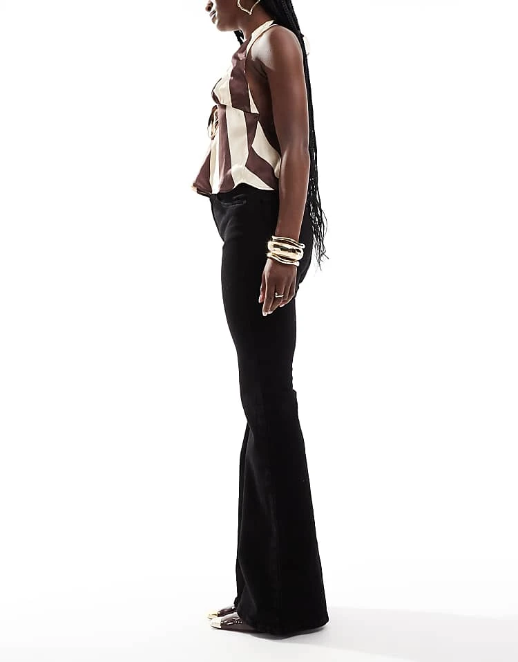 Pull&Bear Mid Rise Skinny Flare Jean In Black For Women - Image 2