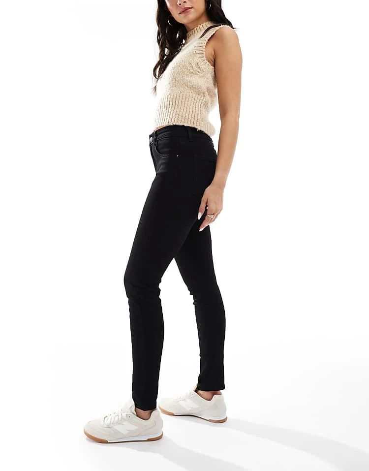 Pull&Bear Medium Rise Skinny Jeans In Black For Women - Image 3