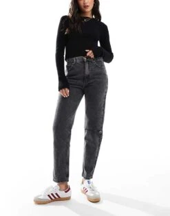 Pull&Bear Knee Rip Mom Jean In Washed Grey For Women