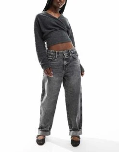 Pull&Bear Mid Rise Barrel Leg Jean In Washed Grey For Women