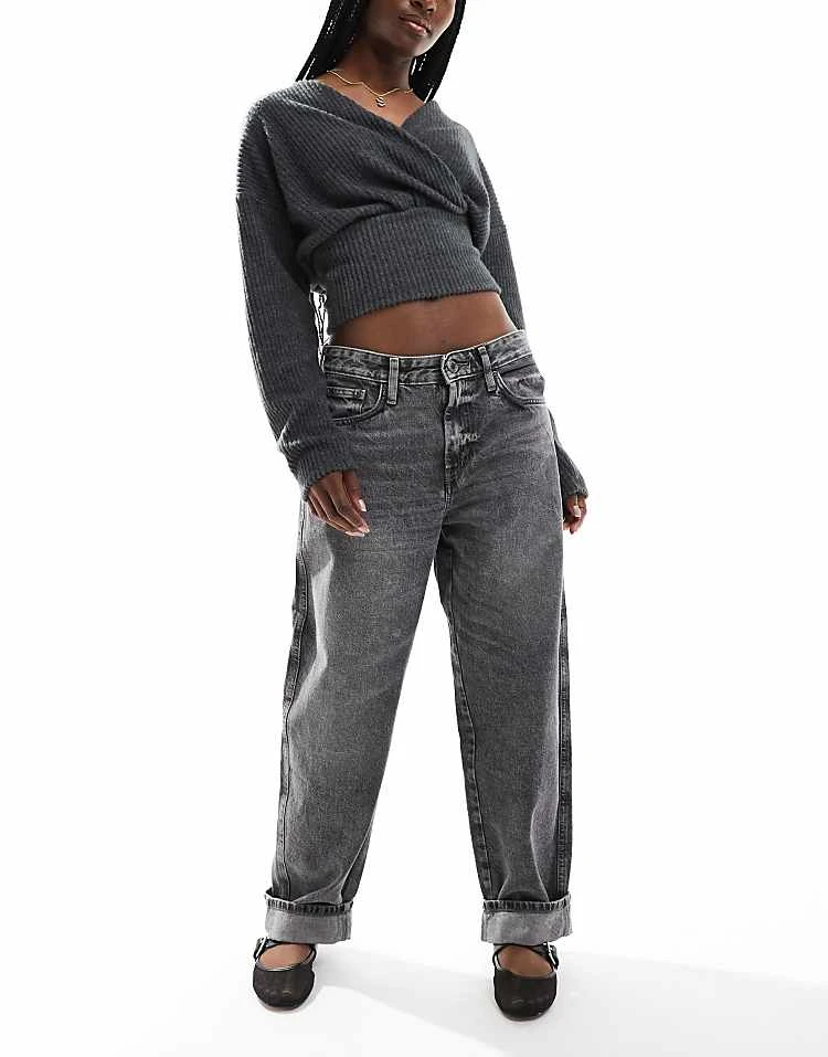 Pull&Bear Mid Rise Barrel Leg Jean In Washed Grey For Women