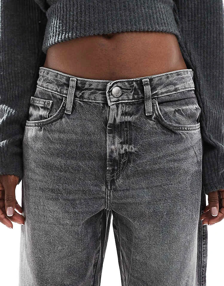 Pull&Bear Mid Rise Barrel Leg Jean In Washed Grey For Women - Image 4