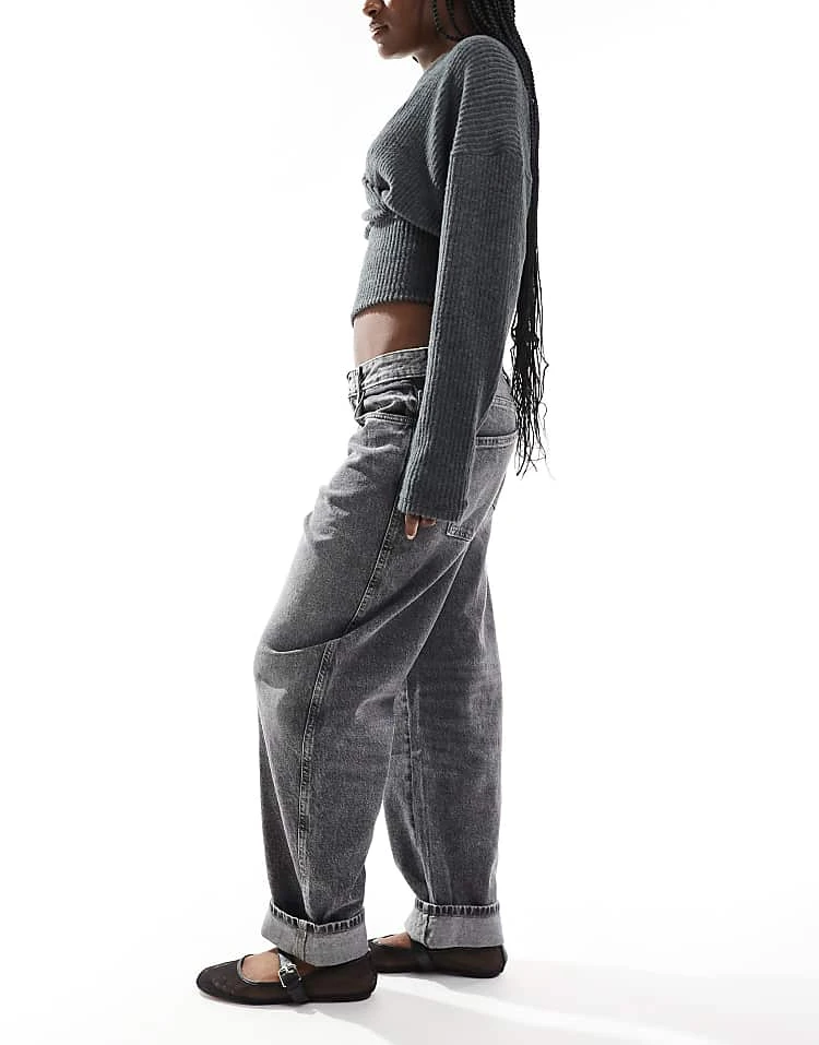 Pull&Bear Mid Rise Barrel Leg Jean In Washed Grey For Women - Image 5