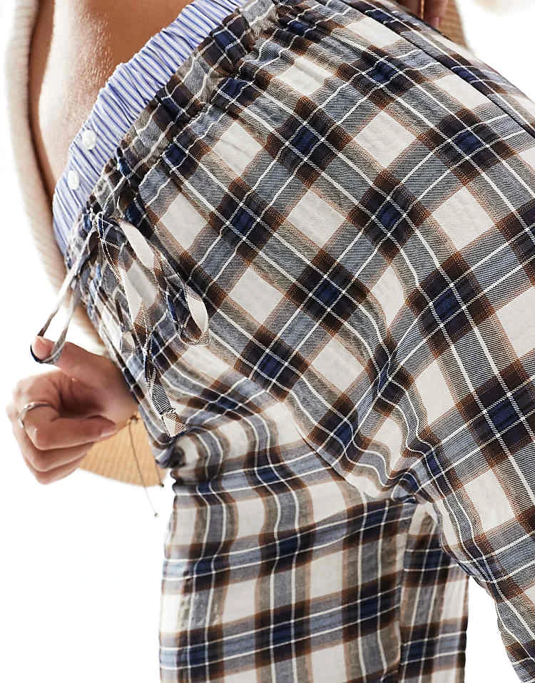 Pull&Bear Straight Leg Trousers With Boxer Waistband In Brown Check For Women - Image 2