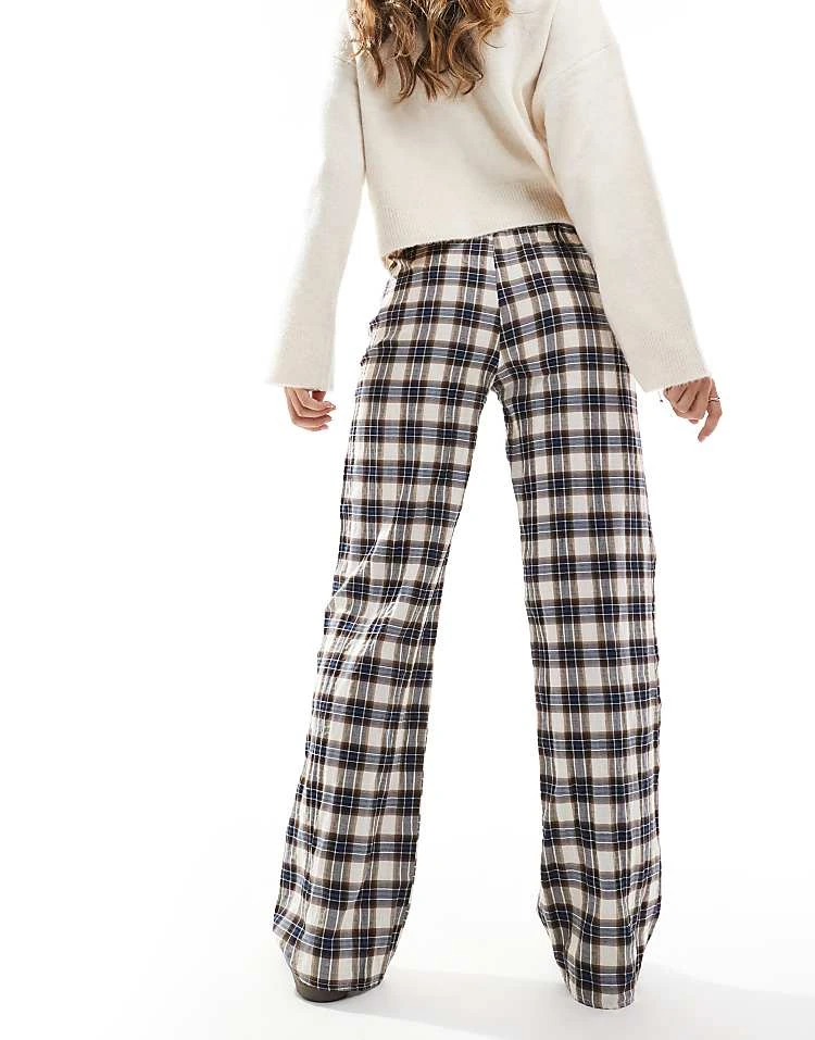 Pull&Bear Straight Leg Trousers With Boxer Waistband In Brown Check For Women - Image 4