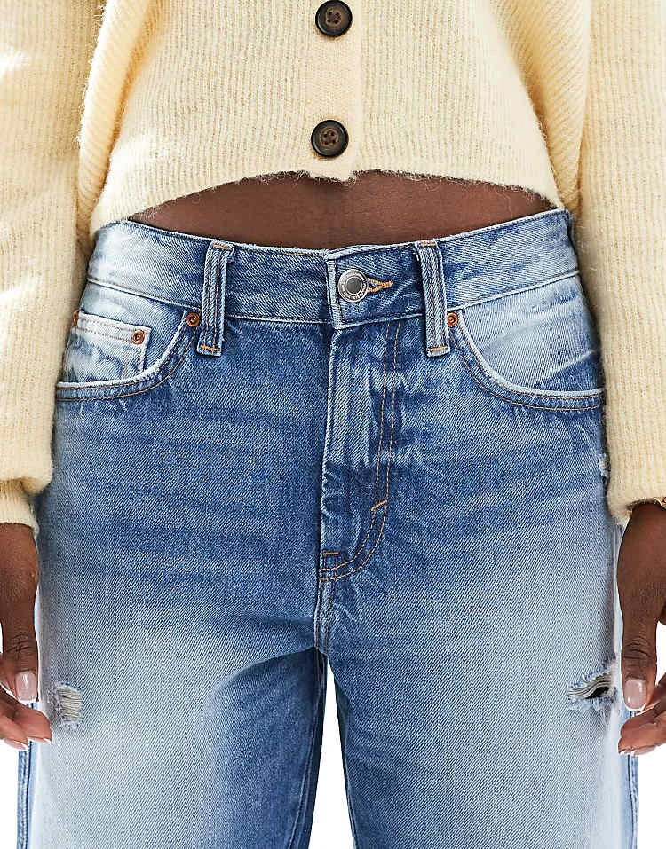 Pull&Bear Mid Rise Barrel Leg Jean In Medium Blue For Women - Image 3