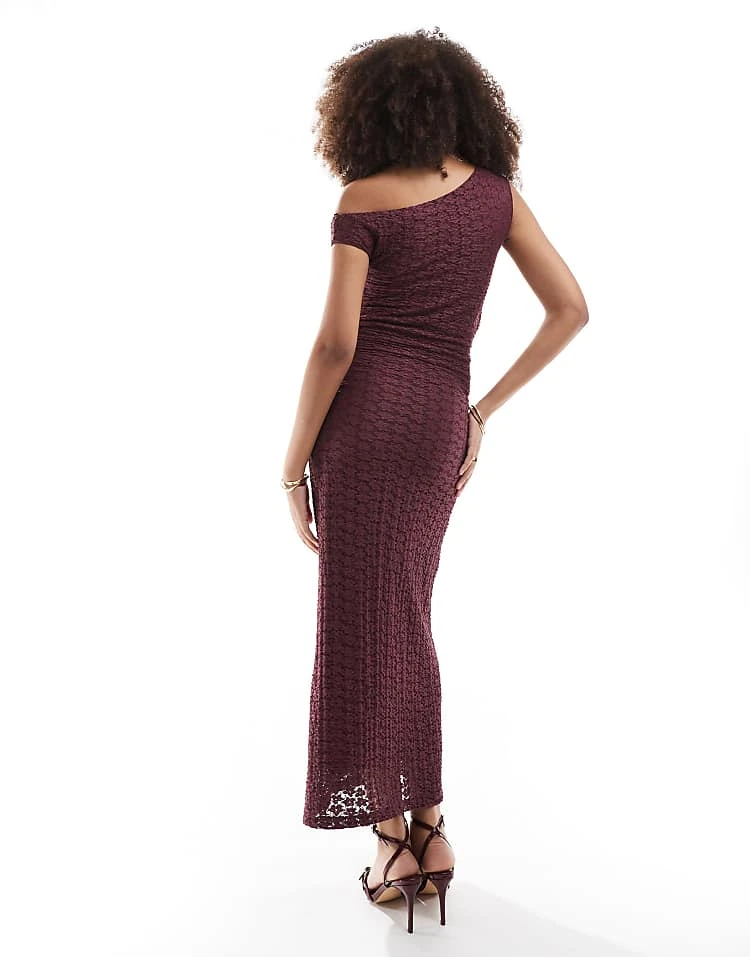 Pull&Bear Sleeveless Textured Lace Maxi Dress In Burgundy For Women - Image 2