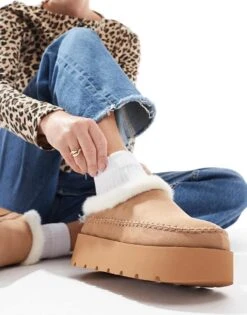 Pull&Bear Cosy Fur Lined Slip On In Tan For Women