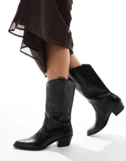 Pull&Bear Faux Leather Topstitched Western Boots In Black For Women