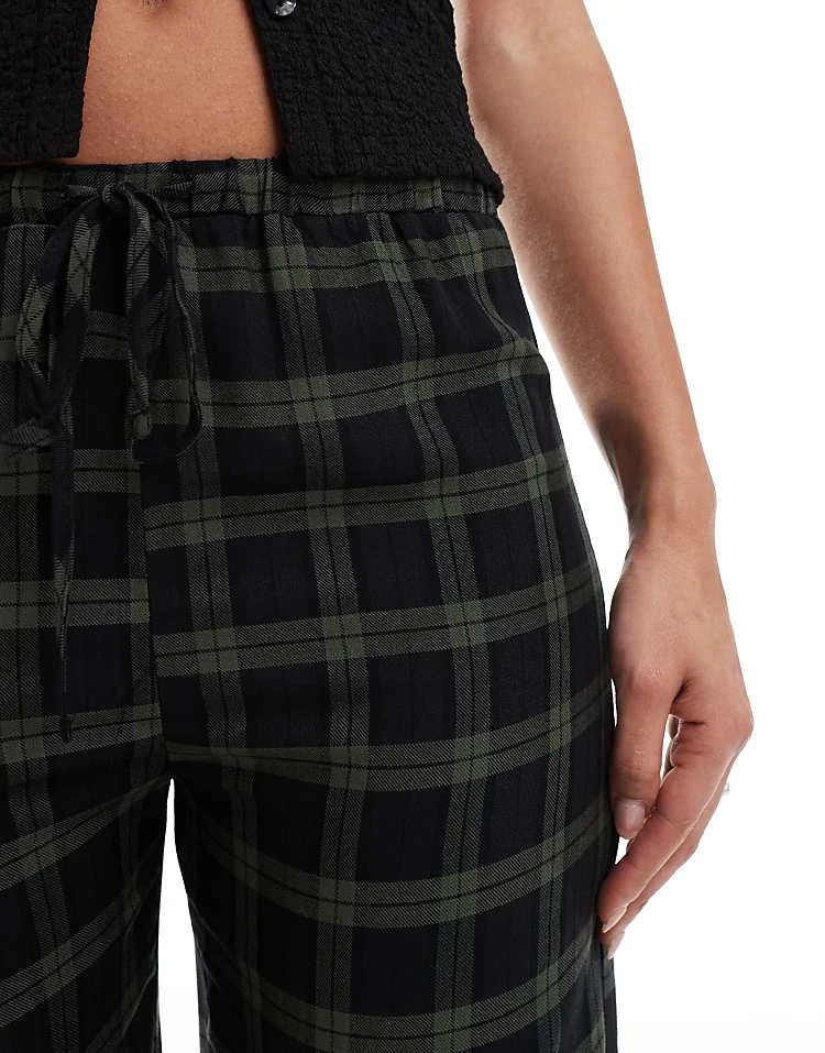 Pull&Bear Wide Leg Tartan Check Trousers In Navy And Green For Women - Image 4