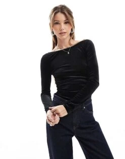 Pull&Bear Long Sleeved Velvet Body In Black For Women