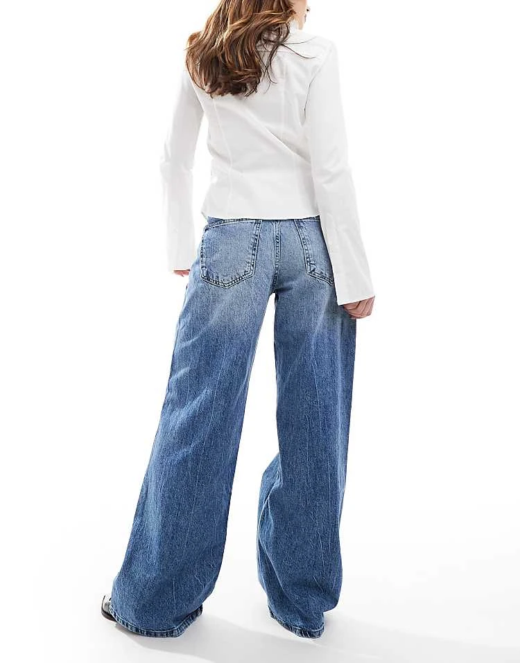 Pull&Bear Baggy Wide Leg Jean In Bleached Mid Blue For Women - Image 2
