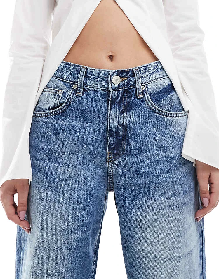 Pull&Bear Baggy Wide Leg Jean In Bleached Mid Blue For Women - Image 5