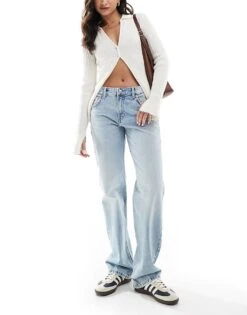 Pull&Bear Mid Rise Straight Leg Jean In Light Blue For Women