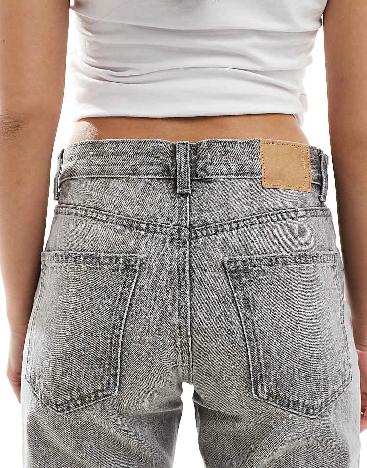 Pull&Bear Mid Rise Straight Leg Jean In Grey For Women - Image 4